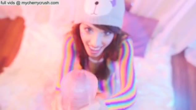 Compilação de gozadas na boca e no rosto da cosplayer Cherry Crush