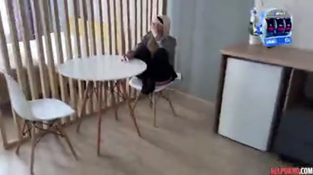 Garota loira de legging quer um sexo amigável