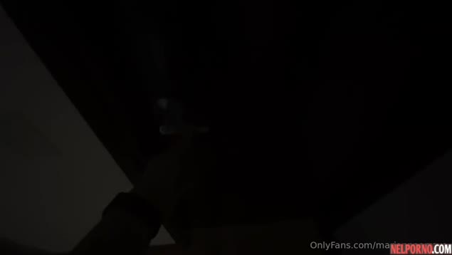 Garota de lingerie sexy chupa muito bem em vídeo caseiro